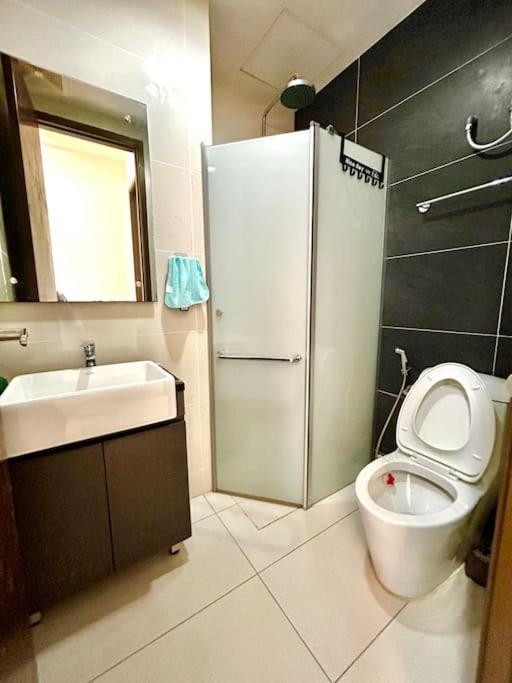 Apartment Amberside Danga Bay Sea View 3r3b 10pax Johor Bahru